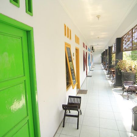 Hotel Boegenviel Syariah Lamongan Buitenkant foto