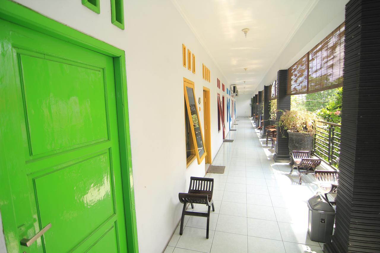 Hotel Boegenviel Syariah Lamongan Buitenkant foto