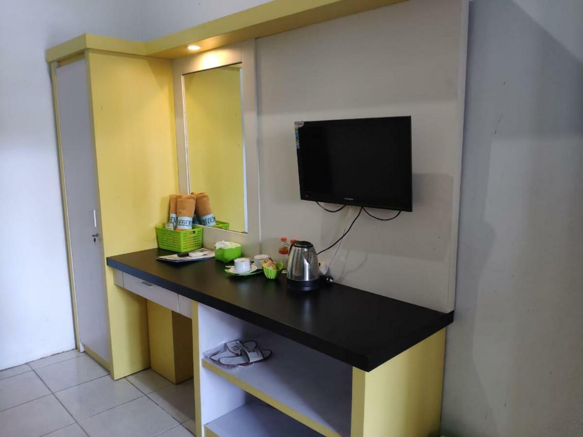 Hotel Boegenviel Syariah Lamongan Buitenkant foto